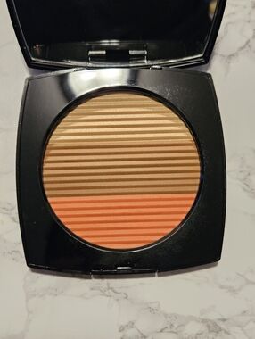 Chanel LES BEIGES HEALTHY GLOW SUN-KISSED POWDER - Medium Coral